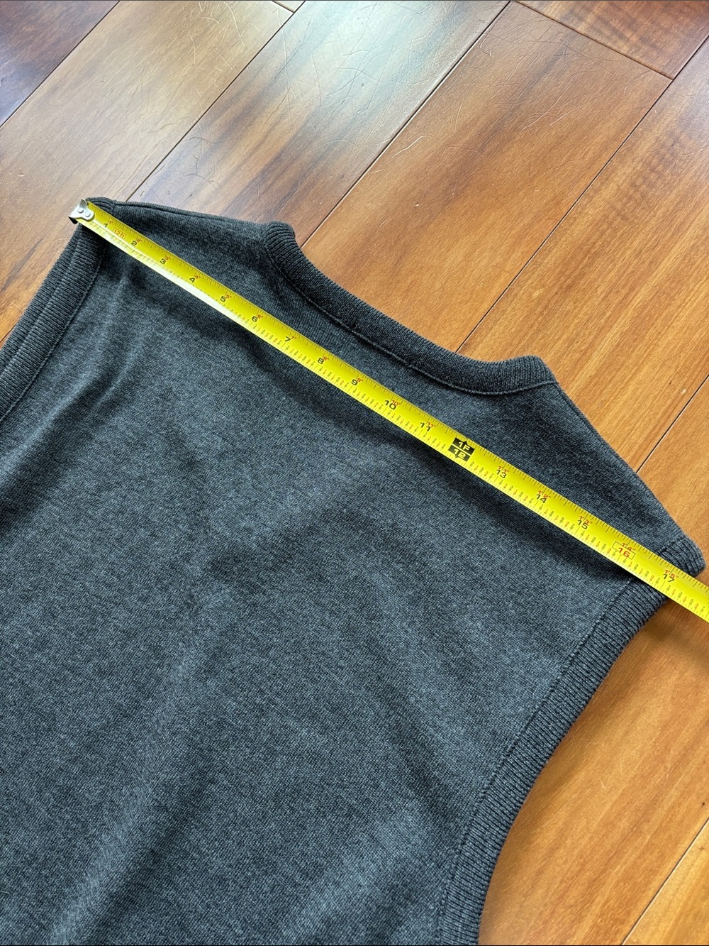 Merino wool sweater vest - Picture 3 of 6